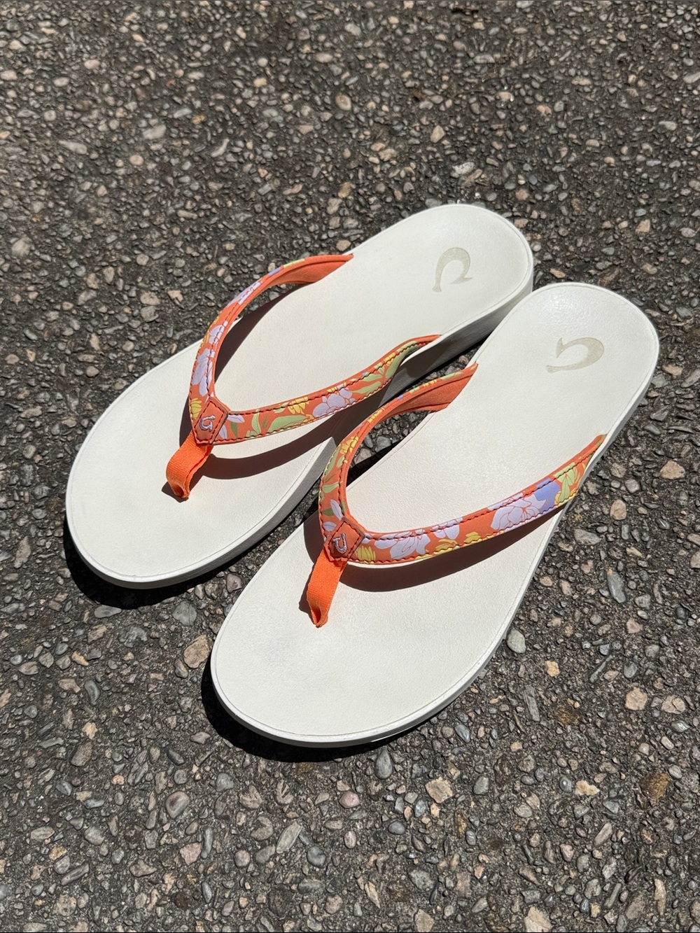 Women’s Puawe Lei Orange Floral Strap Flip Flops